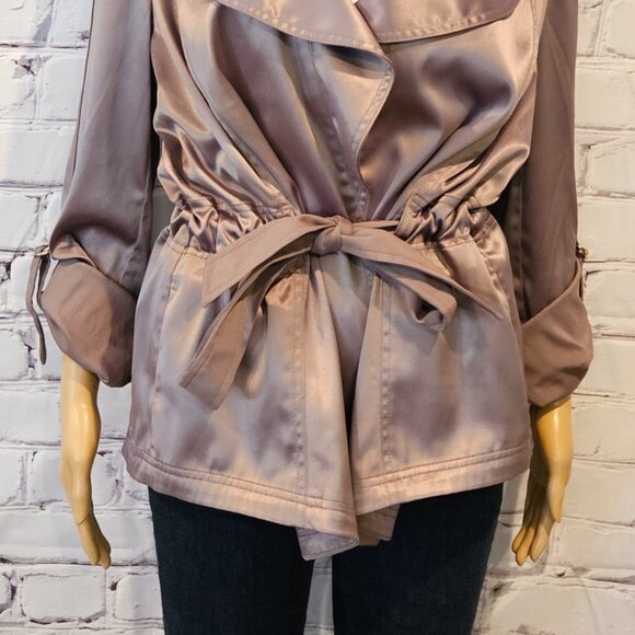 WHITE HOUSE BLACK MARKET - Gorgeous taupe belted satin blazer - Picture 6 of 11